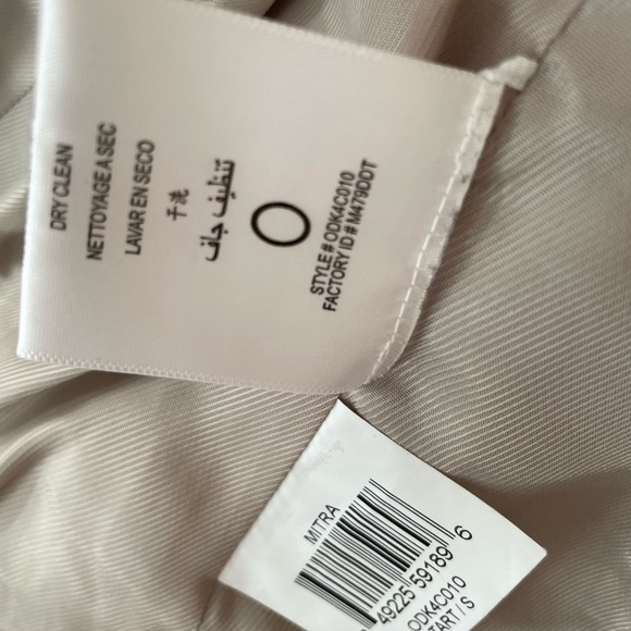 BCBG Max Azaria | Tuxedo Style | Size S | Fully Lined | Wool Blend | Dry Clean - Picture 5 of 8